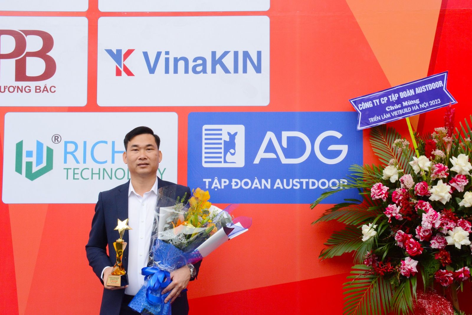 đại diện austdoor trong buổi sự kiện