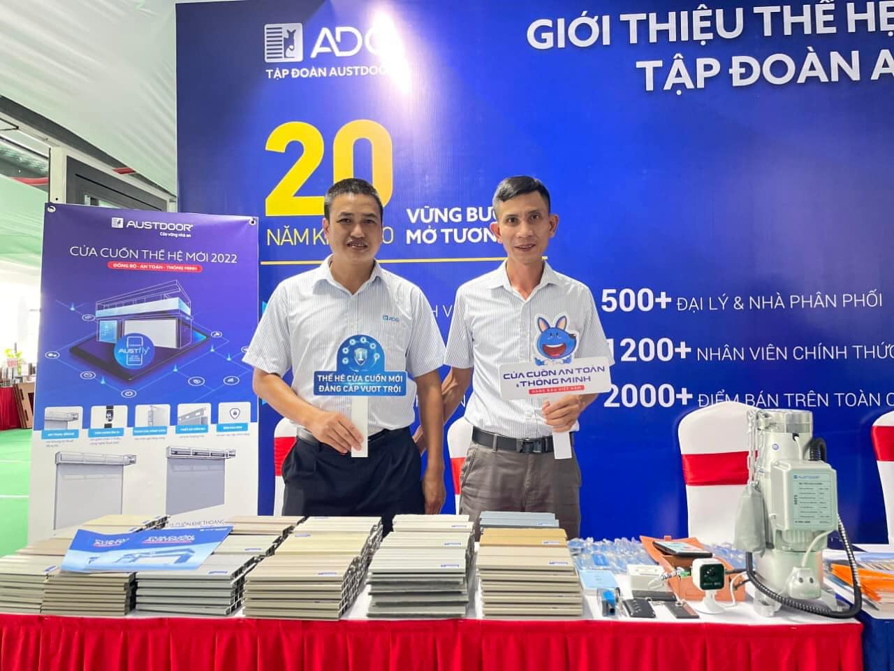 đại diện Austdoor tại sự kiện