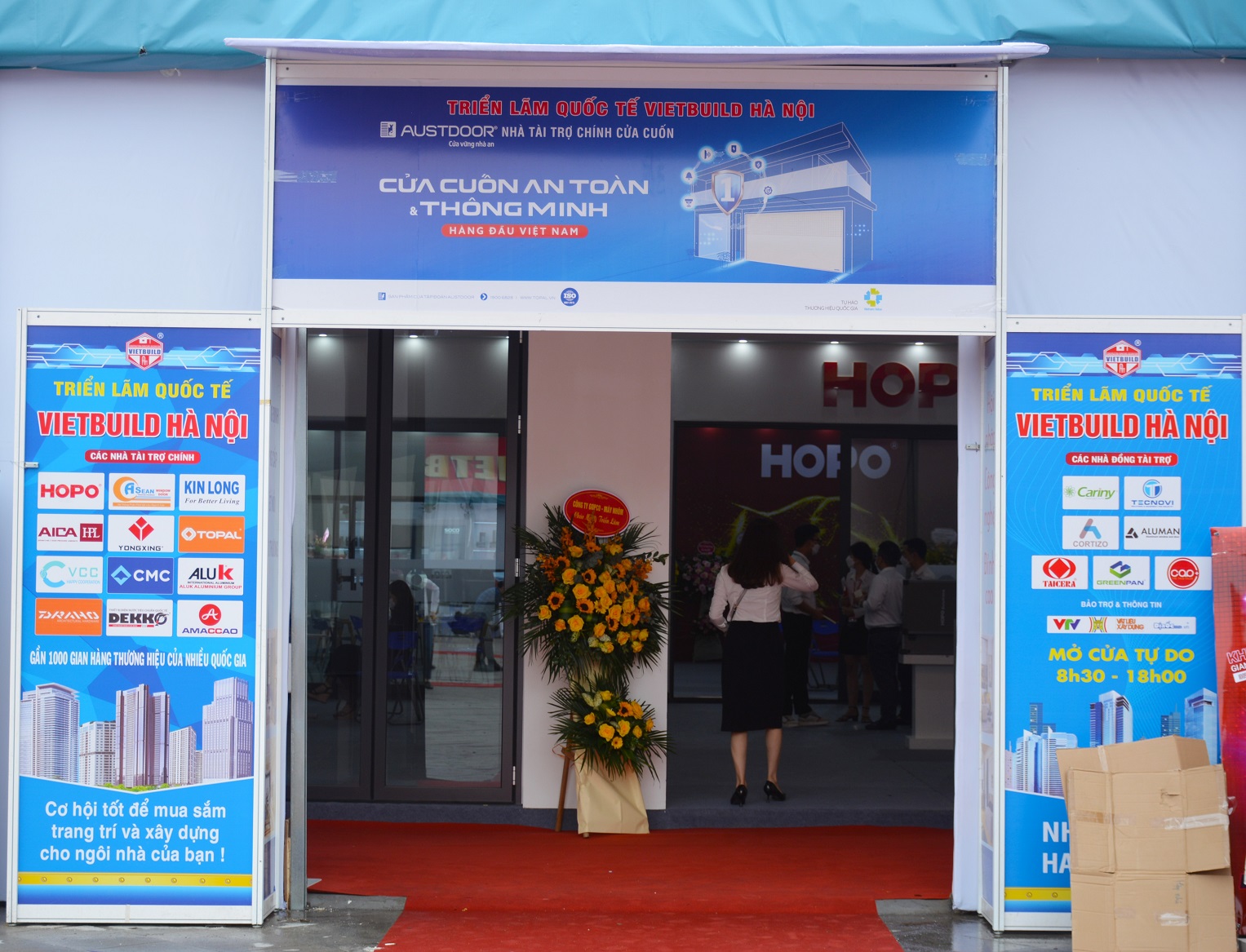 Austdoor là thương hiệu Cửa cuốn duy nhất tài trợ cửa cuốn đồng bộ cho các gian hàng của triển lãm thêm an toàn và hiện đại