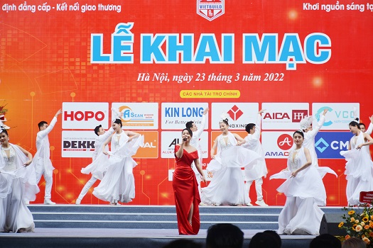 Rất nhiều tiết mục văn nghệ đặc sắc ngày khai mạc Triển lãm