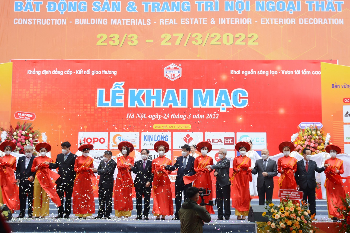 Cắt băng khai trương Vietbuild 2022