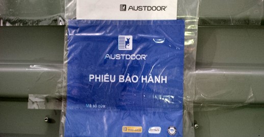 cua-cuon-chinh-hang-02